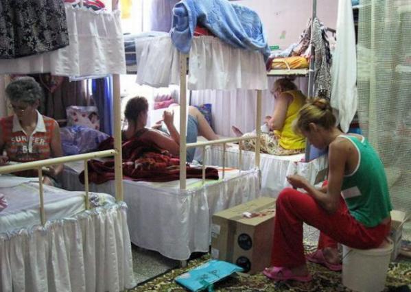 ���򣺾�ͷ�µ����Ů���˼������ͼ��